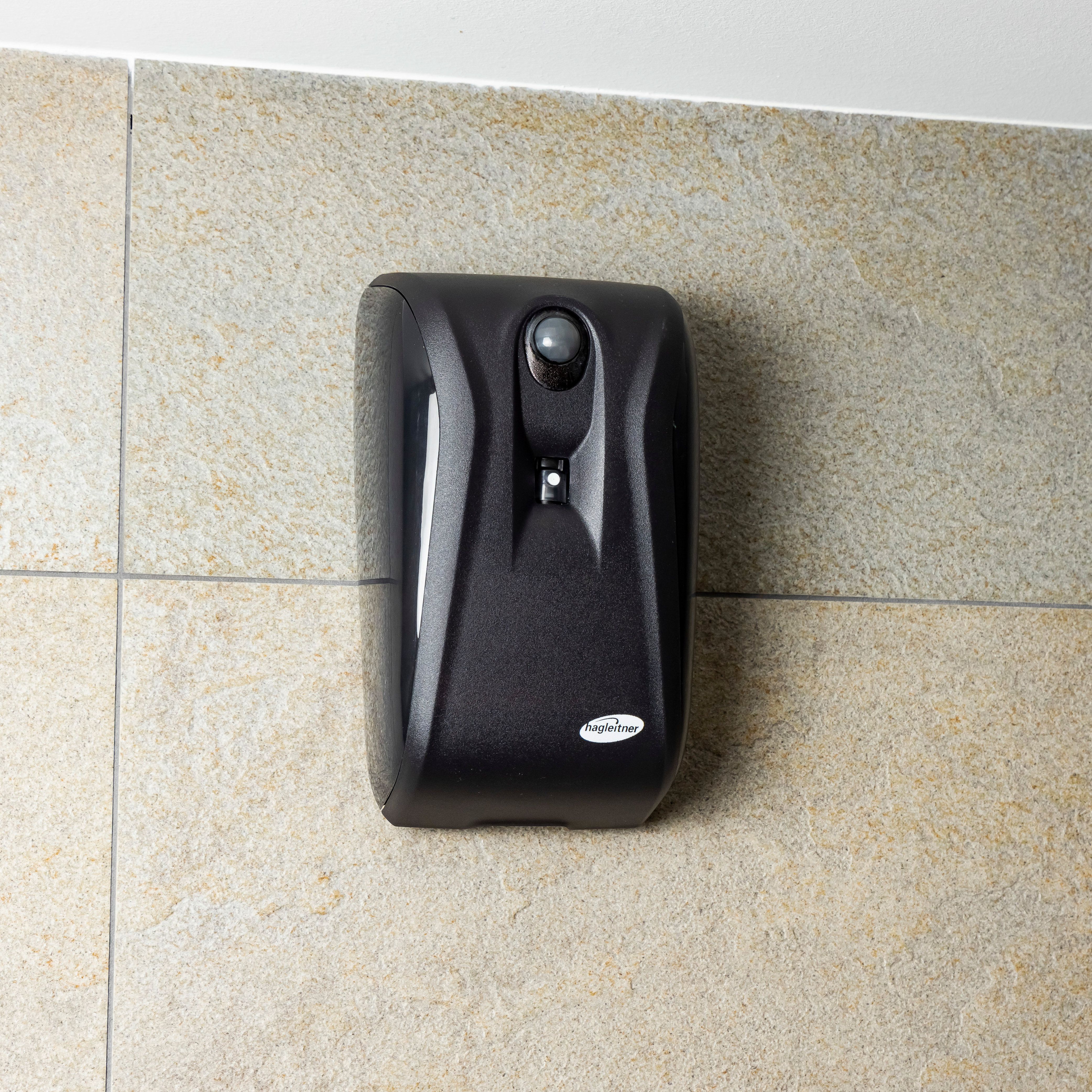 4110221667_producttrailer_02_4