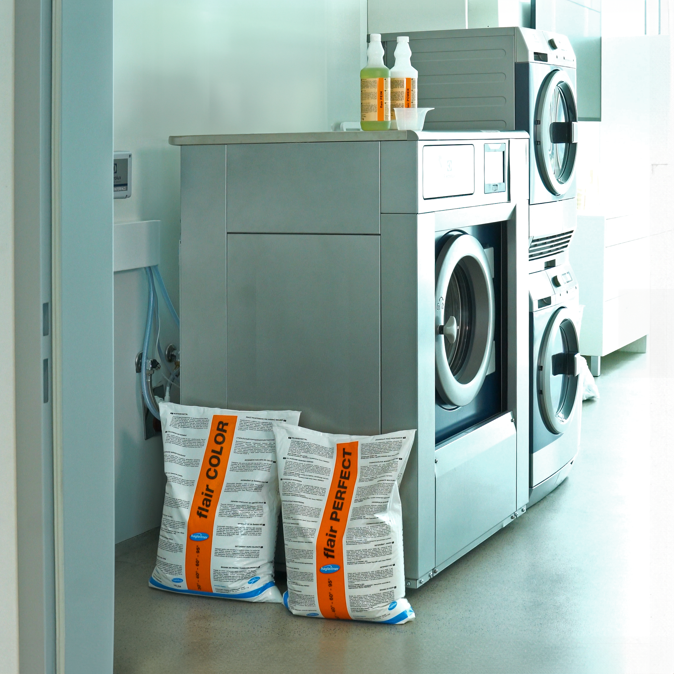 4910340900_producttrailer_01_1