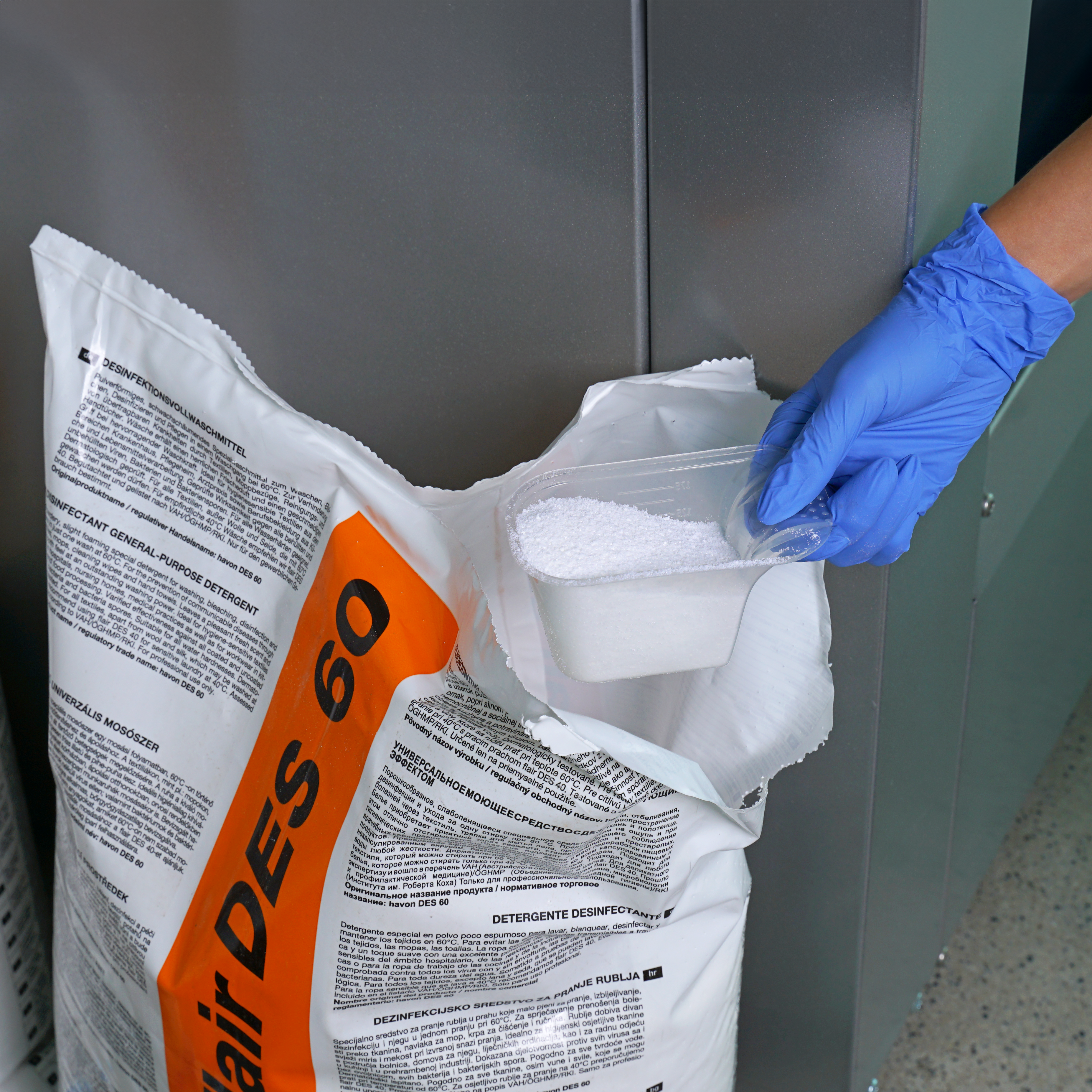 4910341000_producttrailer_02_1